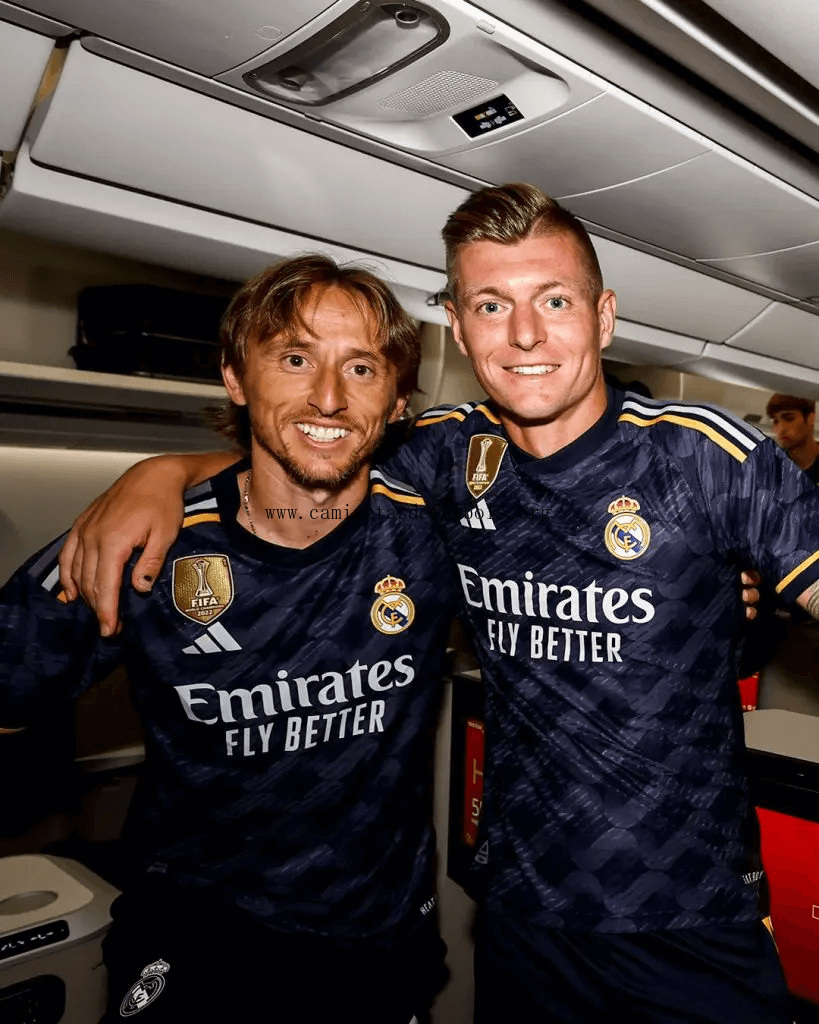 Camiseta Real Madrid 2ª Equipación 23/24 Corre a por él este rebajón asequible