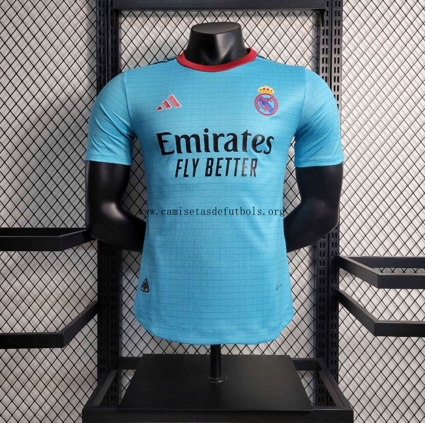 Camiseta Real Madrid 23/24 Versión Clásica Azul Humilde saldo, benefíciate antes de que se acabe