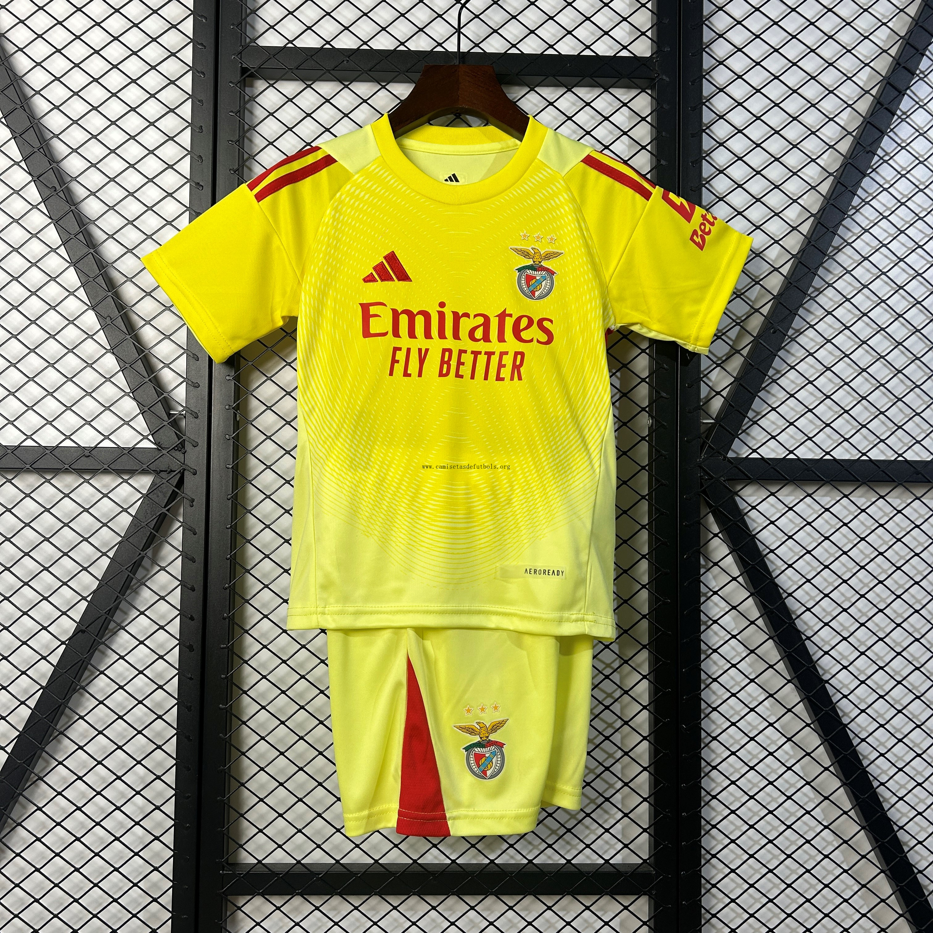 Camiseta Benfica Portero Niño 2025/26 ¡¡Vaya liquidación, aprovéchala ya!